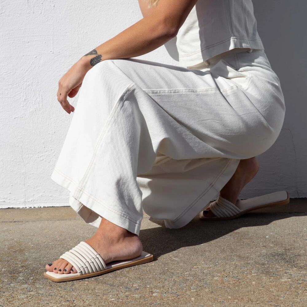 Dolce Vita CLEAR 'NYX' Women's 8 Cream Stella Slide Sandal Square Toe Neutral